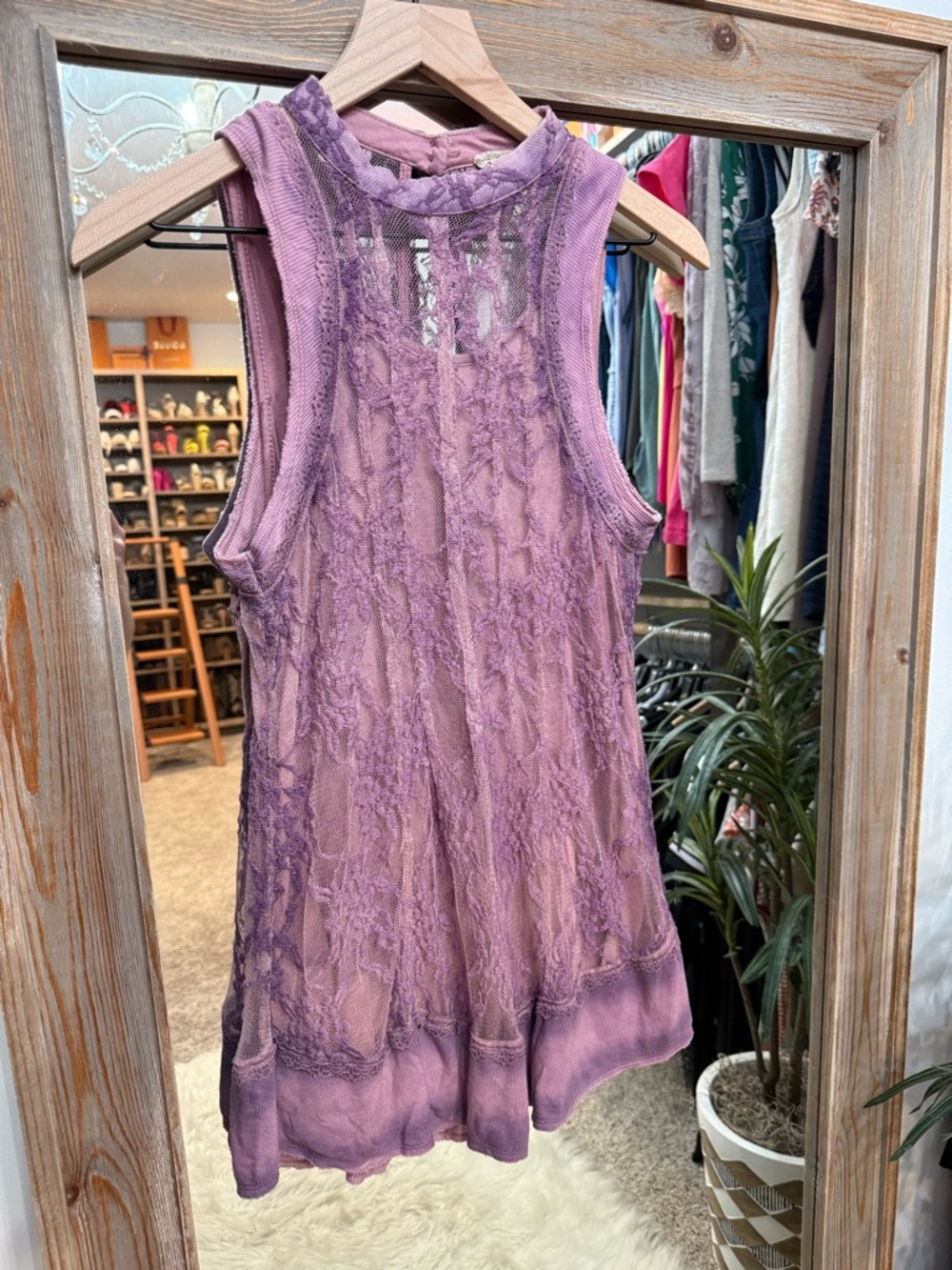 gimmicks by BKE Lavender Lace Sleeveless Tank